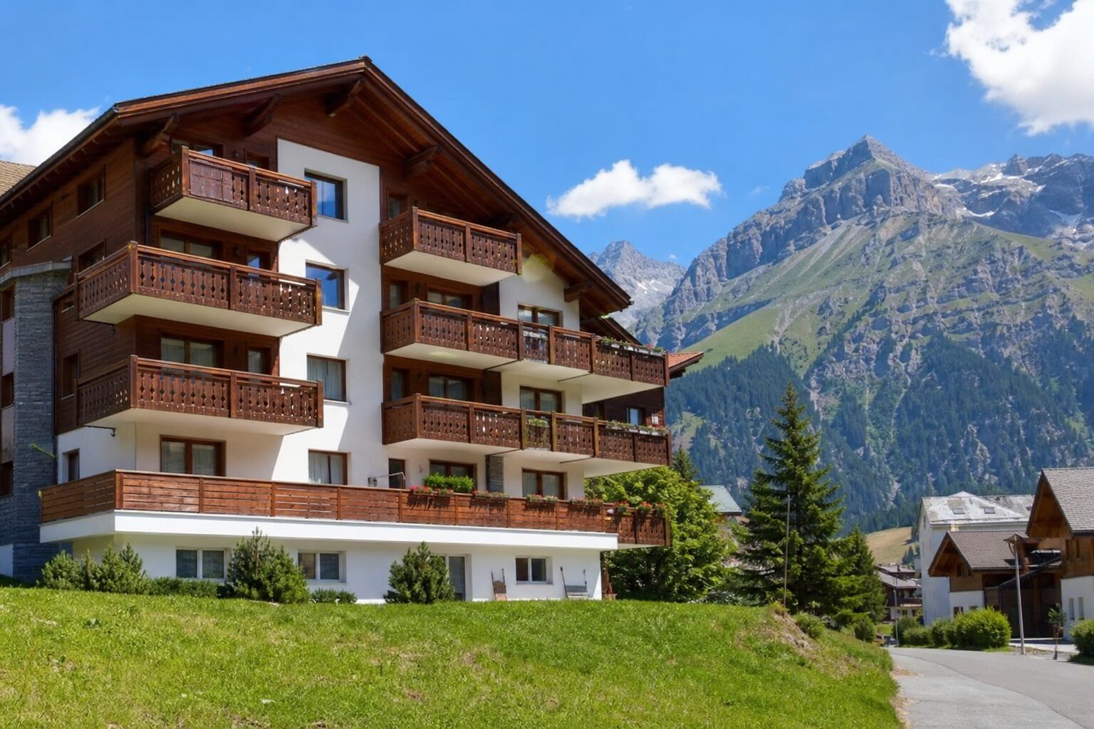 Ferienwohnung in den Schweizer Bergen – Finanzierung und Kapital prüfen